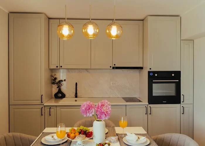 Superb View - Bright & Stylish - 2br * Bükreş