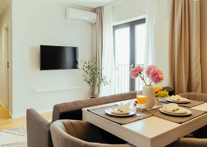 Daire Superb View - Bright & Stylish - 2br Bükreş