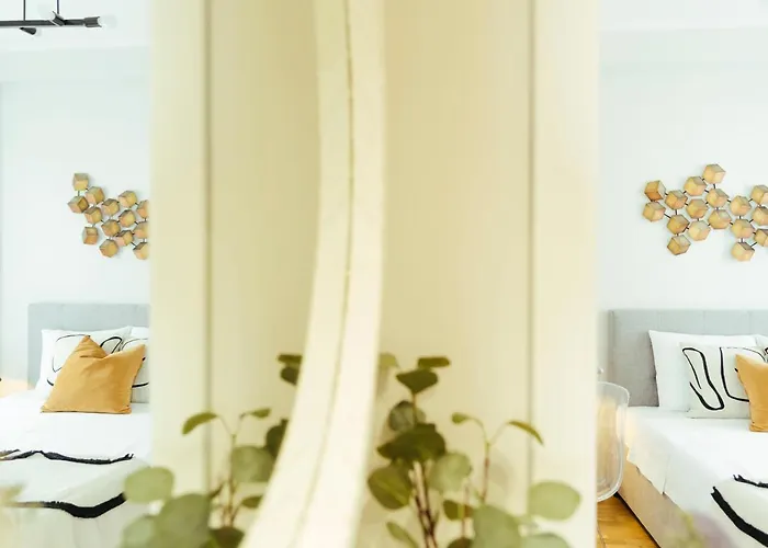 Апартаменти Superb View - Bright & Stylish - 2br *