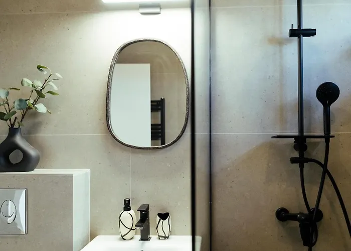 公寓 Superb View - Bright & Stylish - 2br 布加勒斯特